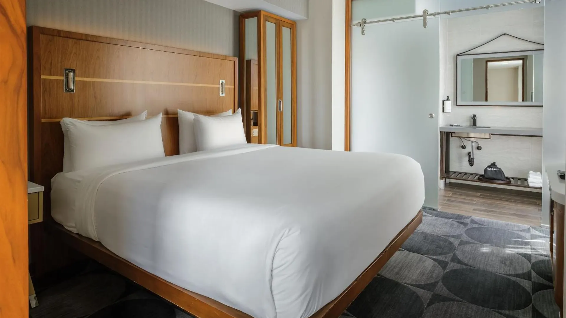 Hotel Crowne Plaza Hy36 Midtown Manhattan By Ihg New York